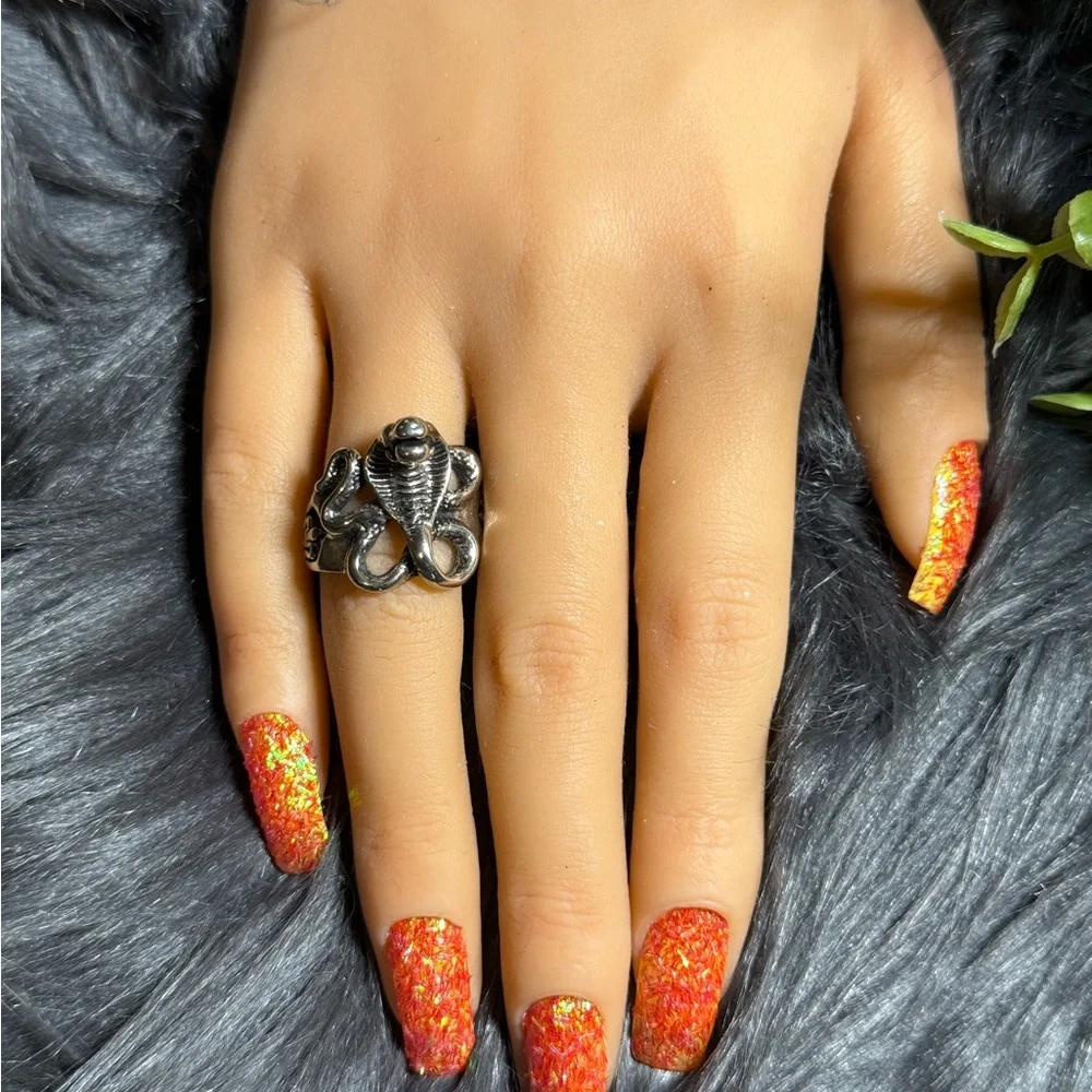 Cobra Ring‎